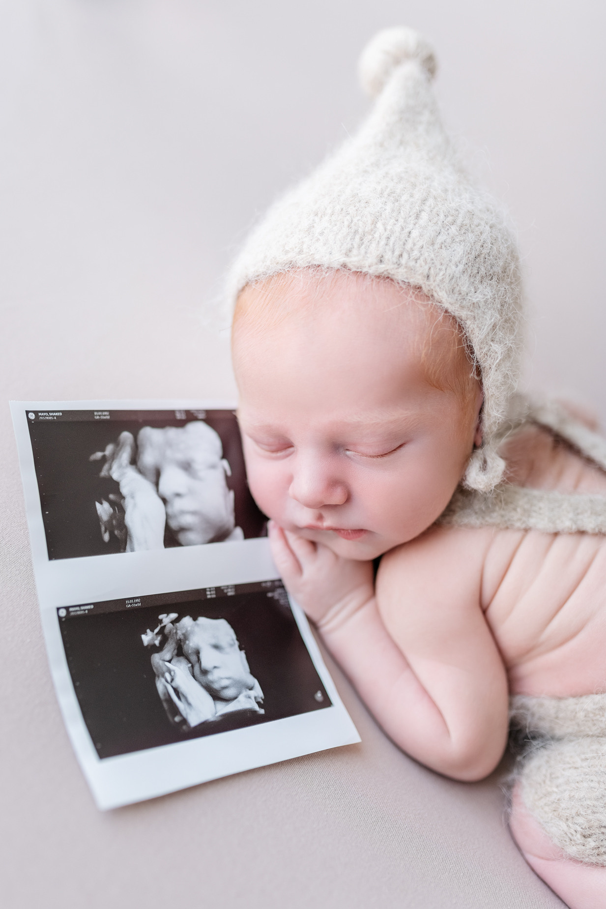 ניו בורן. צילומי הריון, ניו בורן, גיל שנה בראשון לציון -Jenya Rosso Photography