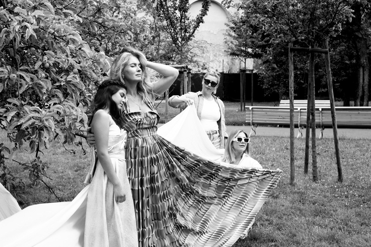 Backstage fotografie. Dana Lišková — Empatická fotografka | Introspektivní umělkyně | Neurodivergentní koučka| Zakladatelka Artepy.cz