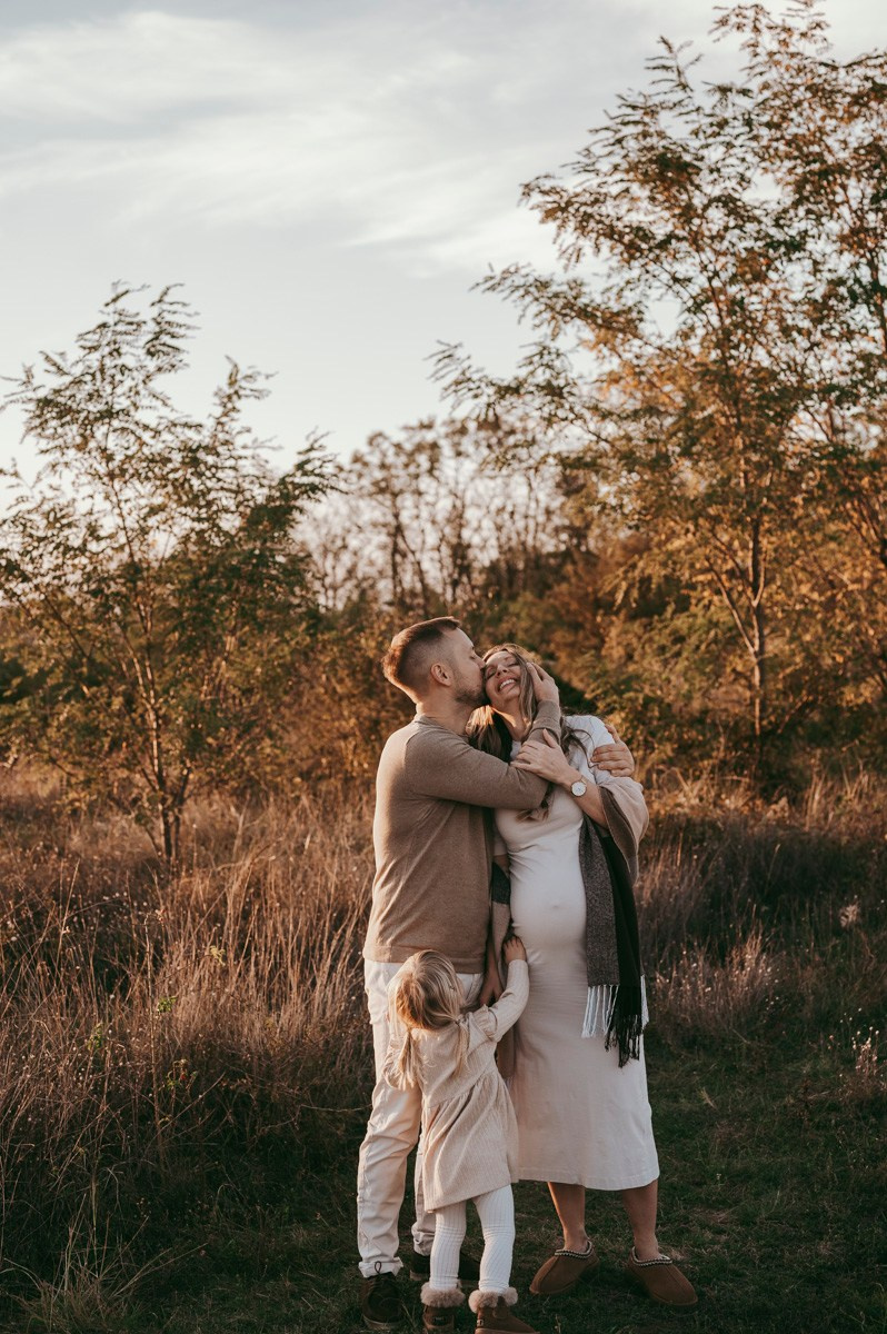 Milena / trudnicko fotografisanje sa porodicom. Deciji i porodicni fotograf u Beogradu Oksana Skendzic