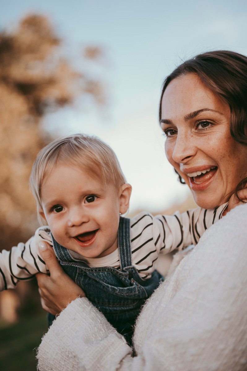 Aleksandra, Filip, Lion i Luka / PORODICNOFOTOGRAFISANJE napolju. Deciji i porodicni fotograf u Beogradu Oksana Skendzic