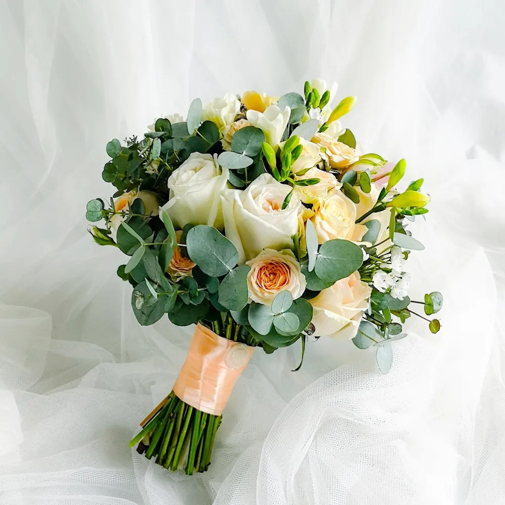 Līgavas pušķi pudera, persiku toņos. Event design, decoration, floristry, gift, Irina Novika, Riga, Latvia