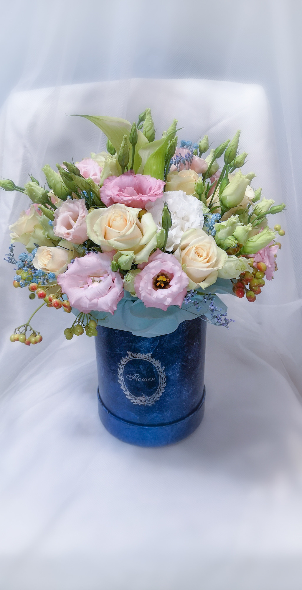 Ziedu pušķi kastē. Event design, decoration, floristry, gift, Irina Novika, Riga, Latvia