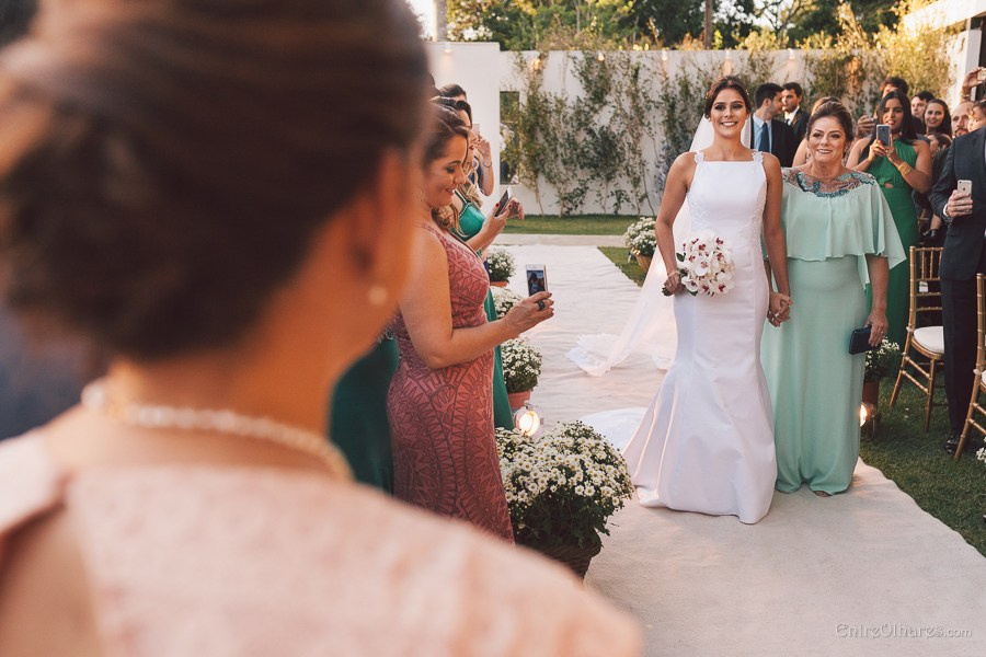 Casamento de Márcia e Marcos na Casa de Chá em Aldeia Pernambuco. Casamento ao ar livre. EntreOlhares Fotografia e Filmagem de Casamentos em Recife/PE e João Pessoa/PB — Momentos únicos eternizados com sensibilidade