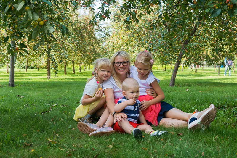 Family photoshoot in the nature, Slovenia. Wedding and Family Photographer in Slovenia