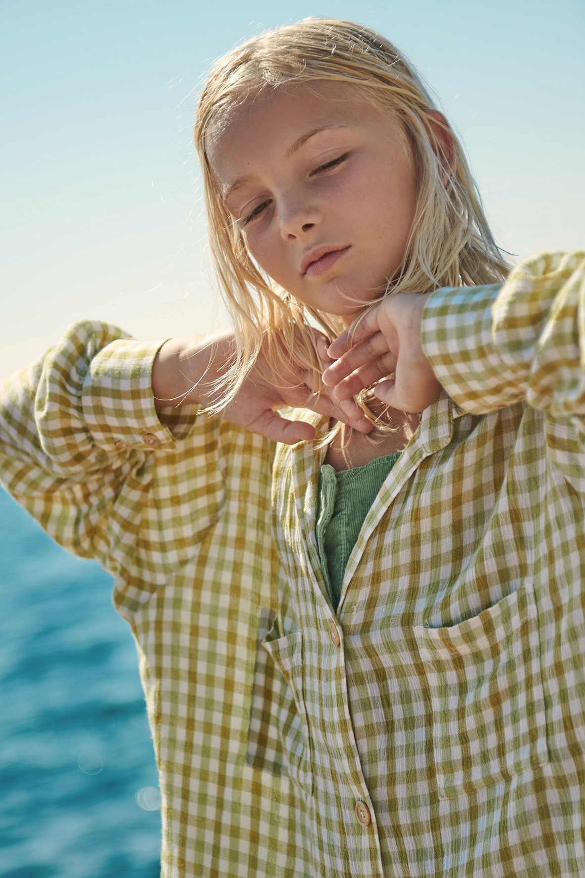 Coastal town. Minimalist brand photographer & videographer | Raw sincerity. Pure Form