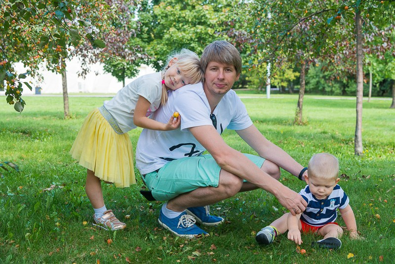 Family photoshoot in the nature, Slovenia. Wedding and Family Photographer in Slovenia