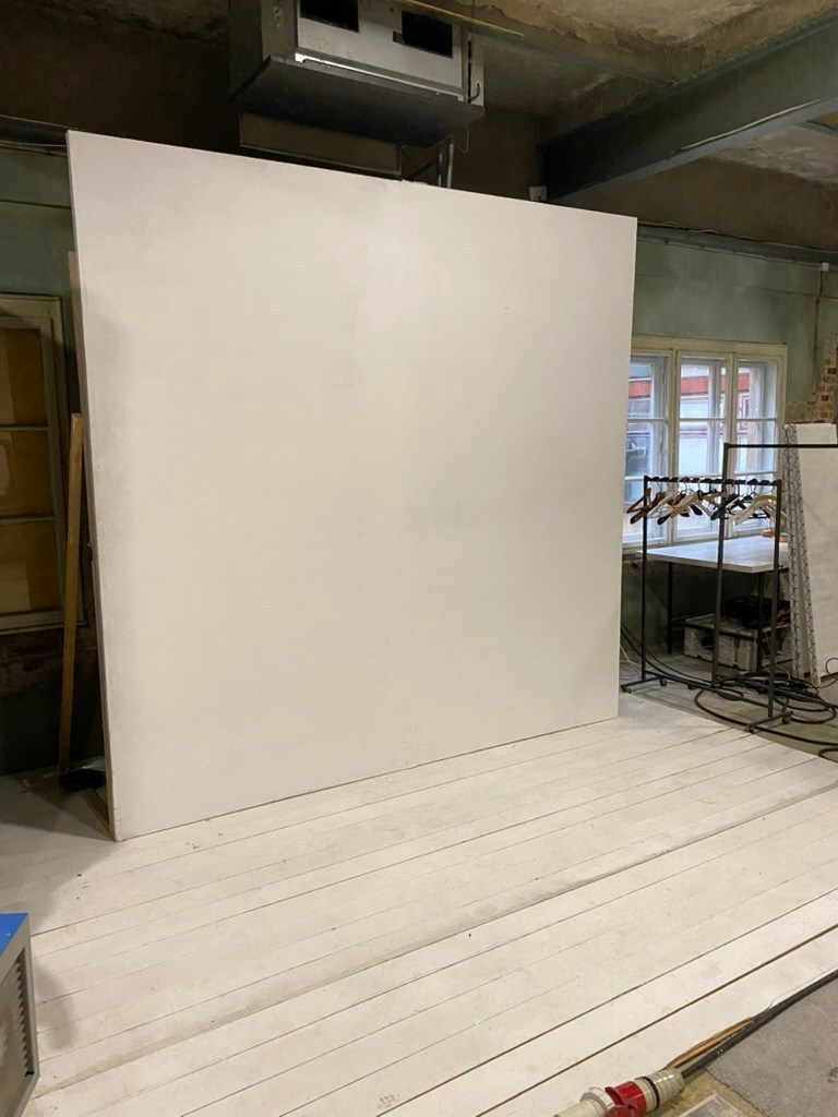 Studio Photogenic. Commercial and studio photographer in Belgrade