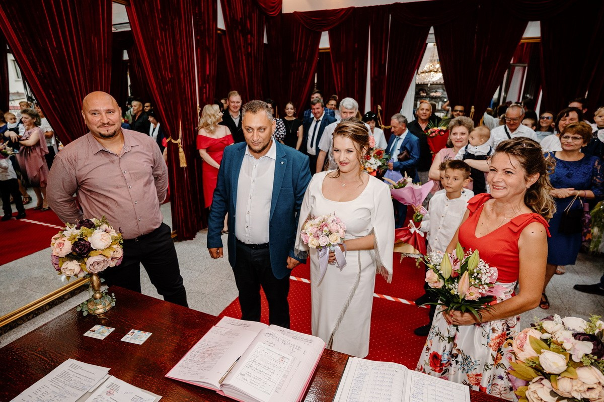 Cununie civila. Amy Foto