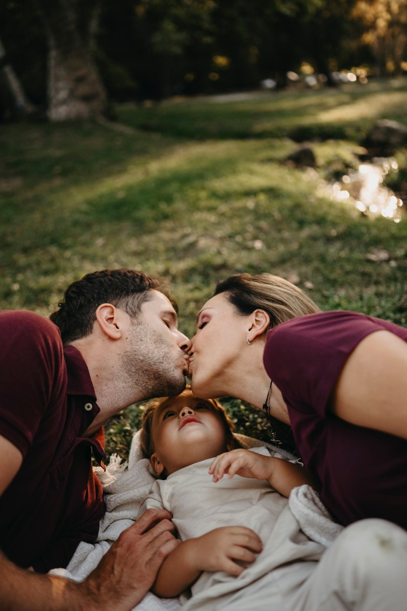 Aleksandra, Lazar, Marin i Leo / porodicno fotografisanje napolju. Deciji i porodicni fotograf u Beogradu Oksana Skendzic