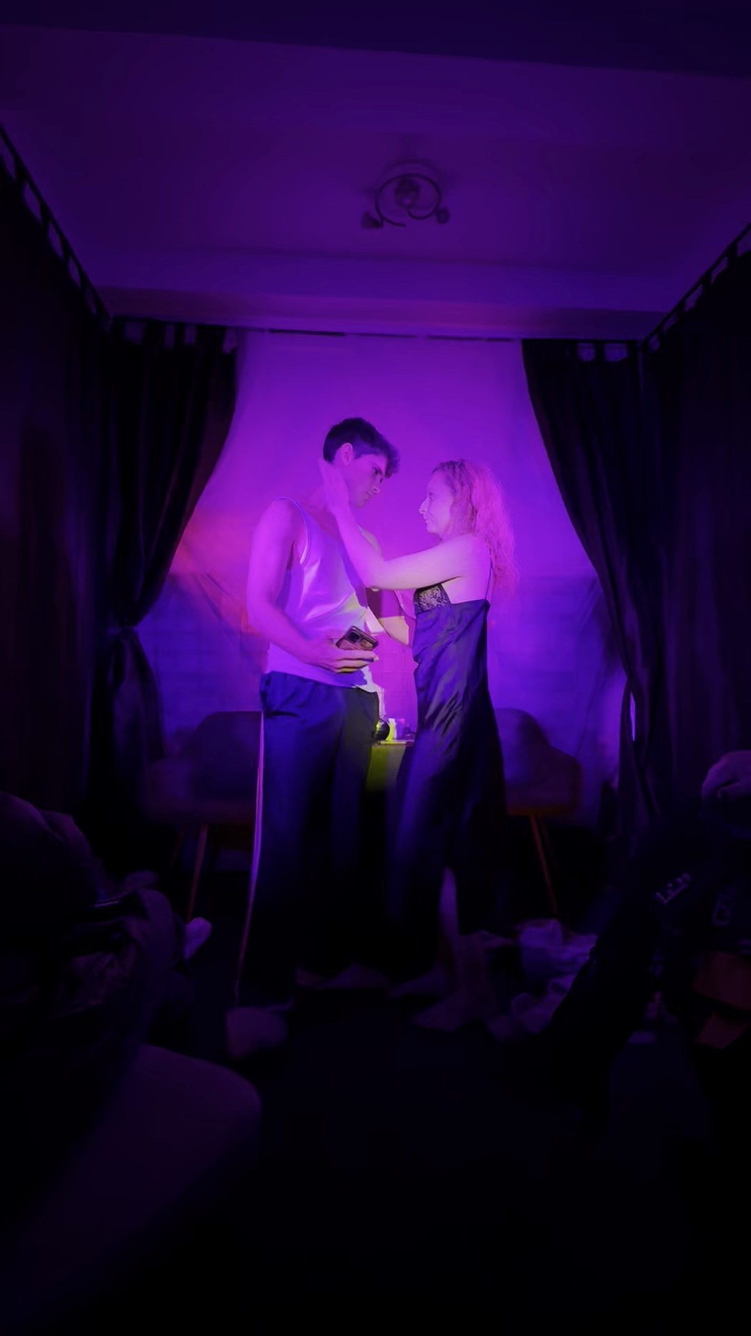 Фоторепортаж вистави у Будві. Портретний фотограф Альона Новгородцева