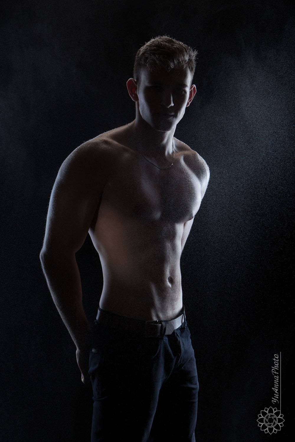 Studio Solo Portrait. YuAnna studio. Family & Kids Photographer in Seattle area, located in