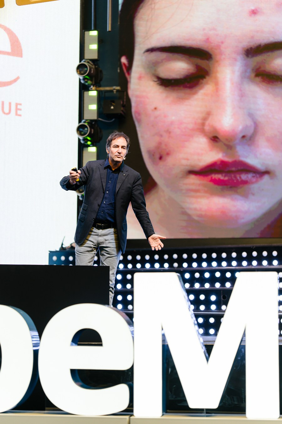 Fotografie Corporate Specializat in Lansări Produs si Serviciu. Fotograf Corporate Business