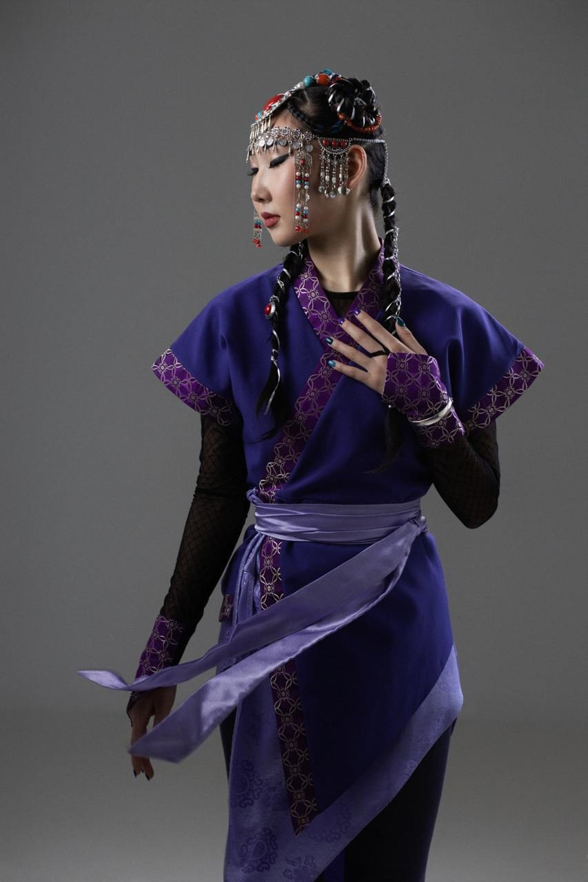 АРЮНА МУНКОЕВА