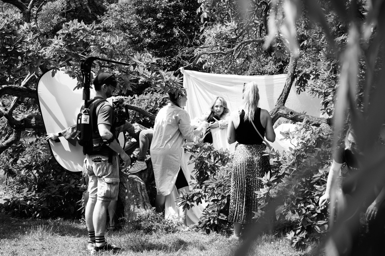 Backstage fotografie. Dana Lišková — Empatická fotografka | Introspektivní umělkyně | Neurodivergentní koučka| Zakladatelka Artepy.cz