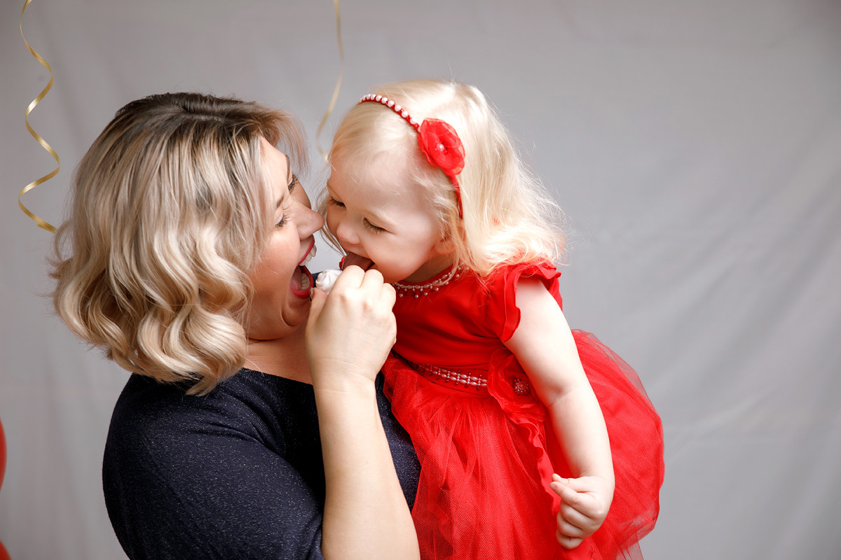 צילומי גיל שנתיים לאמה. נטליה רוזמן צלמת הריון ניובורן ילדים ובוק בת מצווה