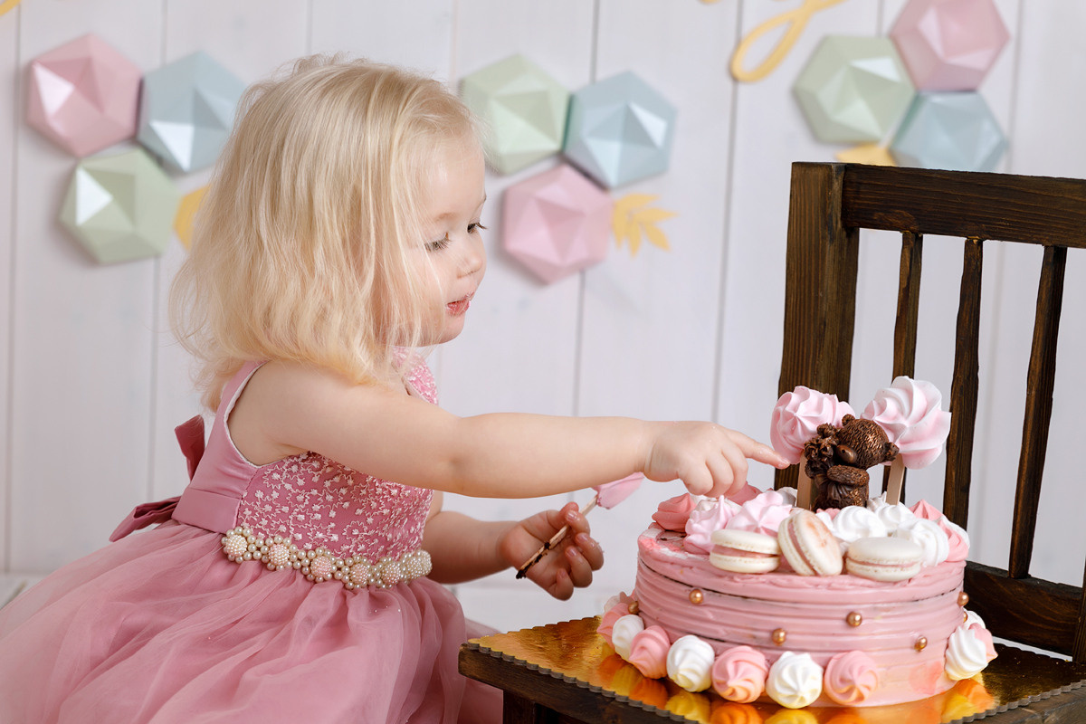 צילומי גיל שנתיים לאמה. נטליה רוזמן צלמת הריון ניובורן ילדים ובוק בת מצווה