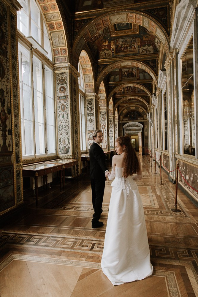 Anna & David (Hochzeitsfotoshooting im Museum). Familien & Hochzeitfotografin Nadja Holzmann