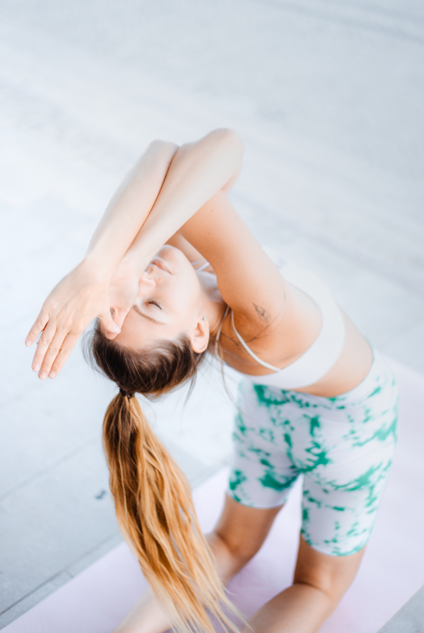 Yoga photographer Lisboa and Czech Republic. Mateřství. Nevýchova. Život v souladu s přírodou. Jóga