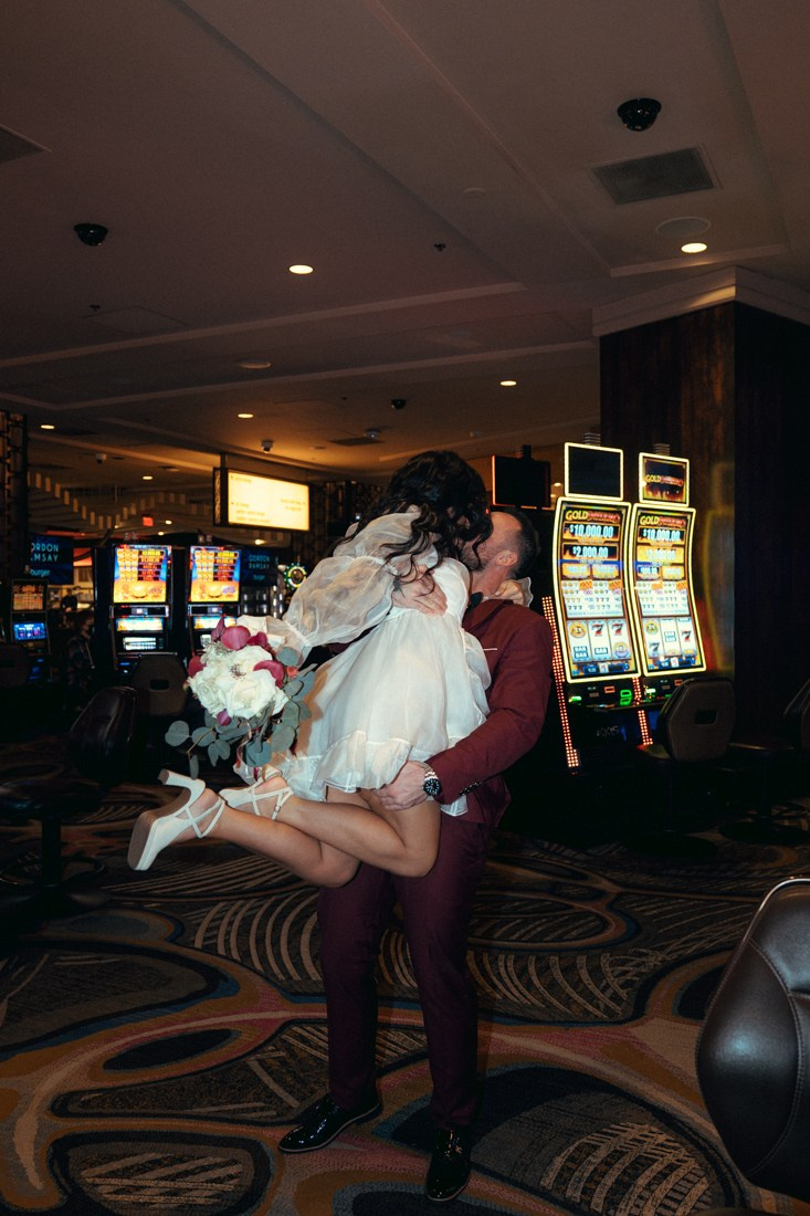Miranda&Austin. Wedding & elopement photographer Viktoriya Kravtsov. Las Vegas