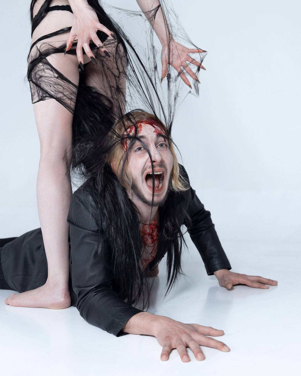 Parasite. The-yan.com