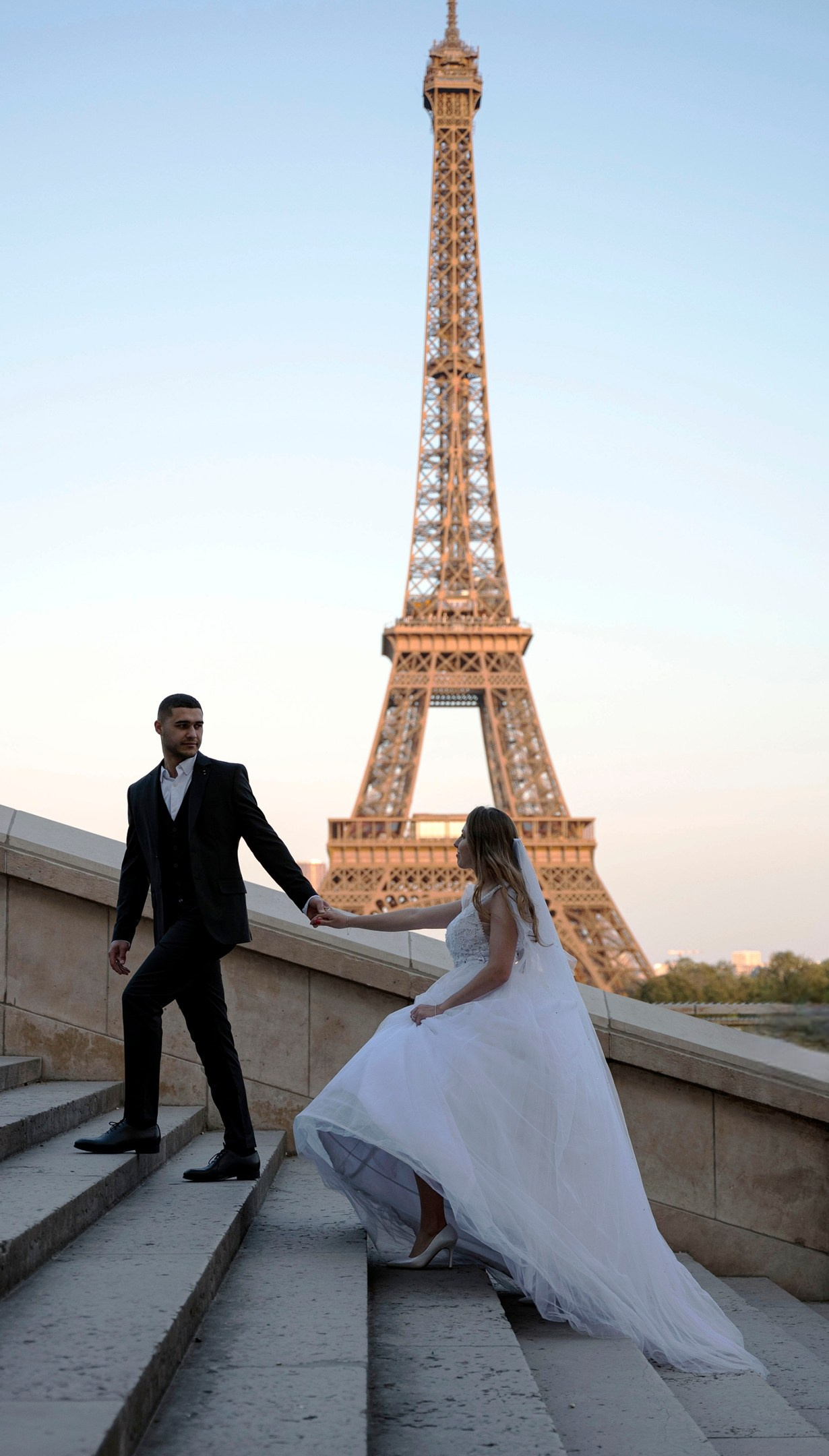 Wedding and proposal photoshoot in Paris. Alina Tagzieva- a photograper in Paris