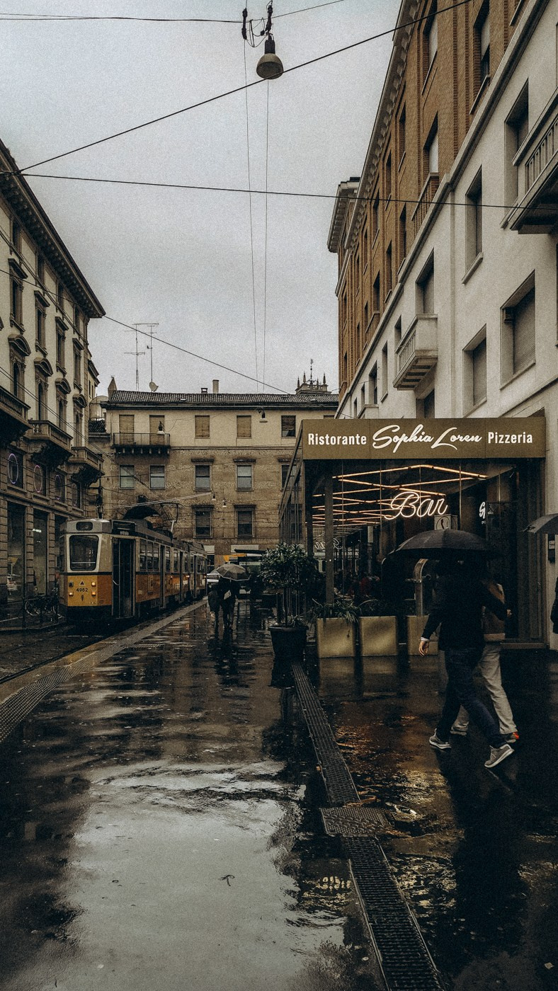Postcards from Milan. Anastasiia Buchinskaia Fotografa Milano