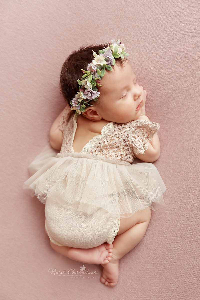 Новонароджені малюки. Дитячий, сімейний, а також newborn фотограф і викладач у Києві Наталія