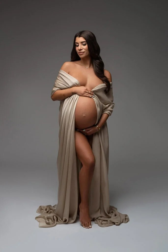 Фотосесия за Бременни София България | Maternity Фотография - Anna Riva Studio. Фото студио Anna Riva София – Професионален фотограф | Портрети, Сватби, Мода, Събития, Комерсиални снимки