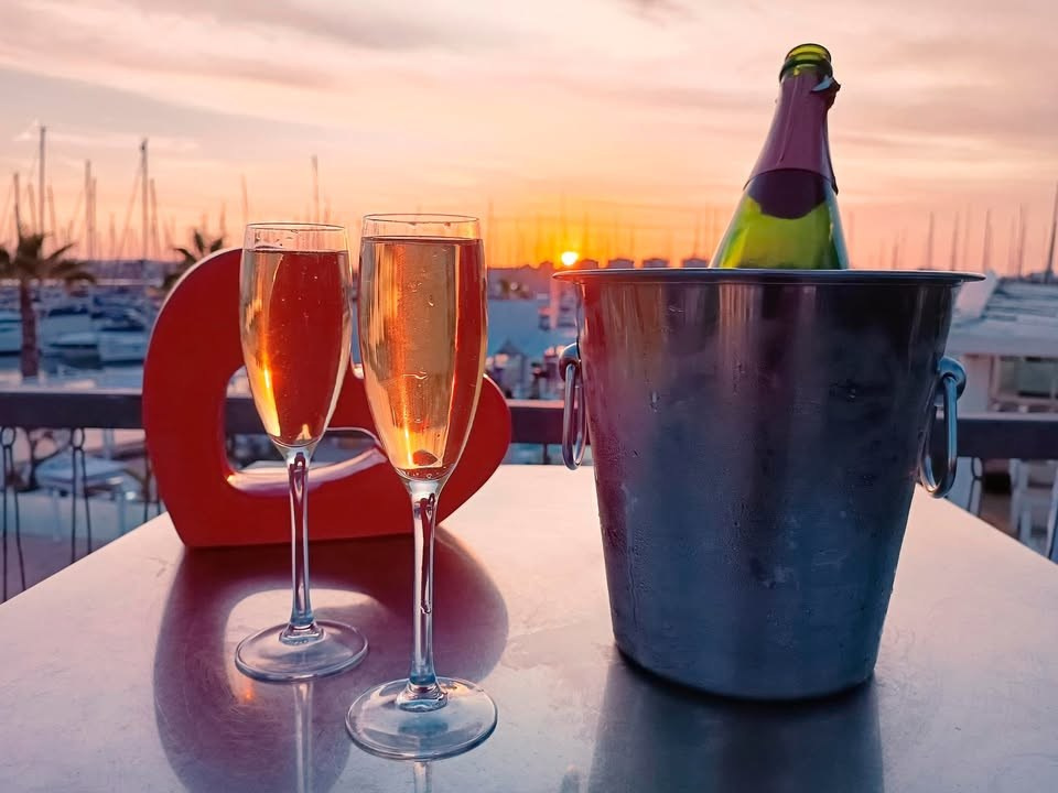 Love & Liquor | FOTKAI, Торревьеха