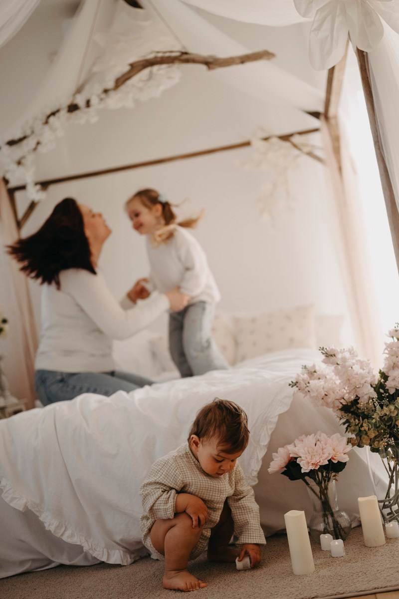 Miljana, Danka i Ilija — fotografisanje MAMINO. Deciji i porodicni fotograf u Beogradu Oksana Skendzic