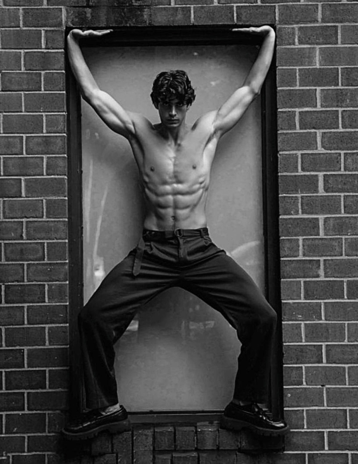 МУСКУЛИСТЫЕ МУЖЧИНЫ