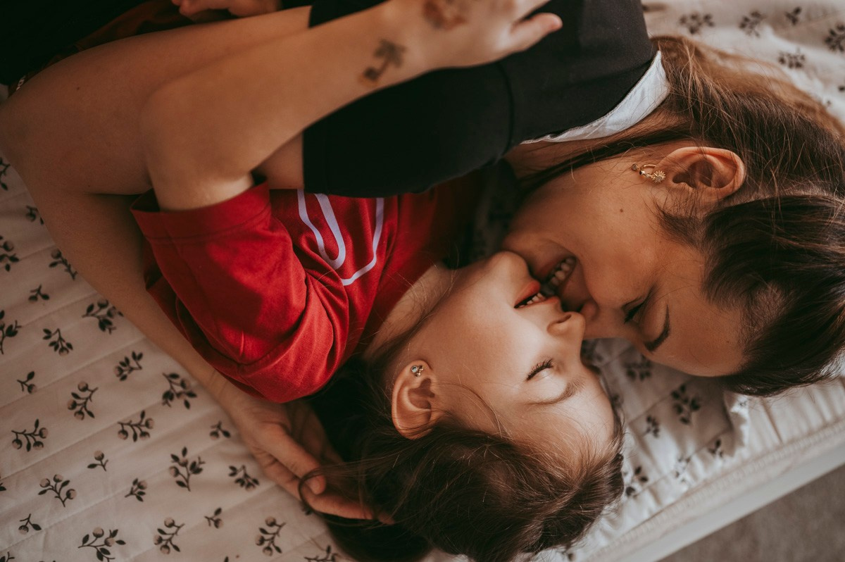Dobro dosao, Jakove / porodicno fotografisanje kod kuce. Deciji i porodicni fotograf u Beogradu Oksana Skendzic