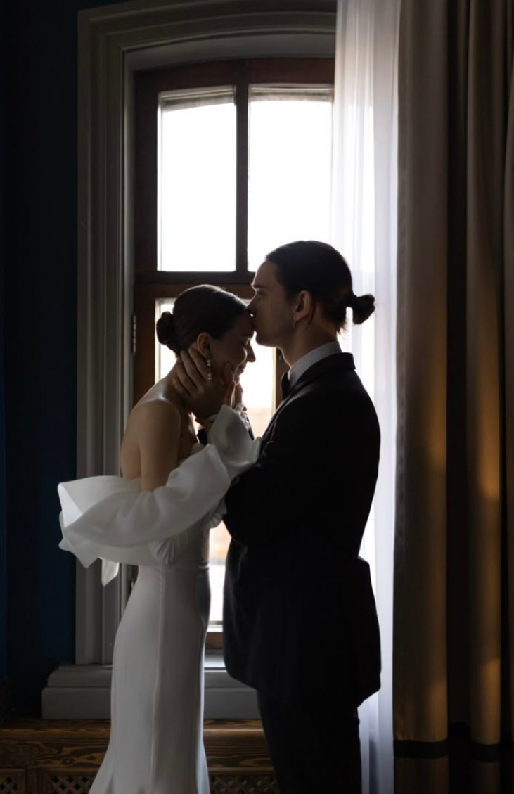 Posa di base per un servizio fotografico di coppia