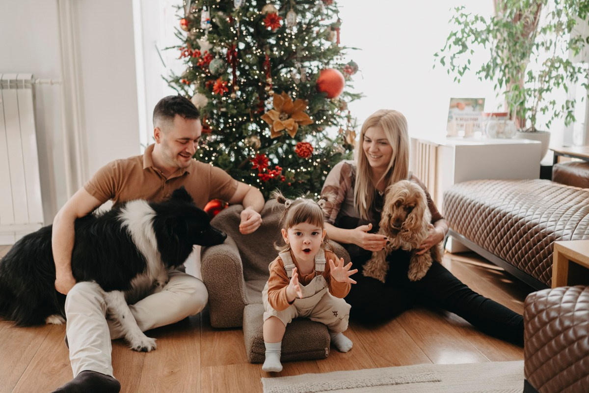 Natasa, Ema i Lazar — porodicno fotografisanje kod kuce. Deciji i porodicni fotograf u Beogradu Oksana Skendzic