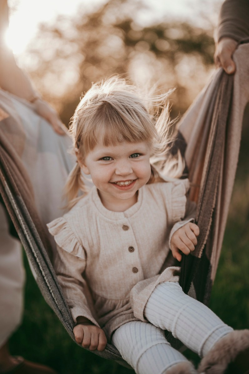 Milena / trudnicko fotografisanje sa porodicom. Deciji i porodicni fotograf u Beogradu Oksana Skendzic