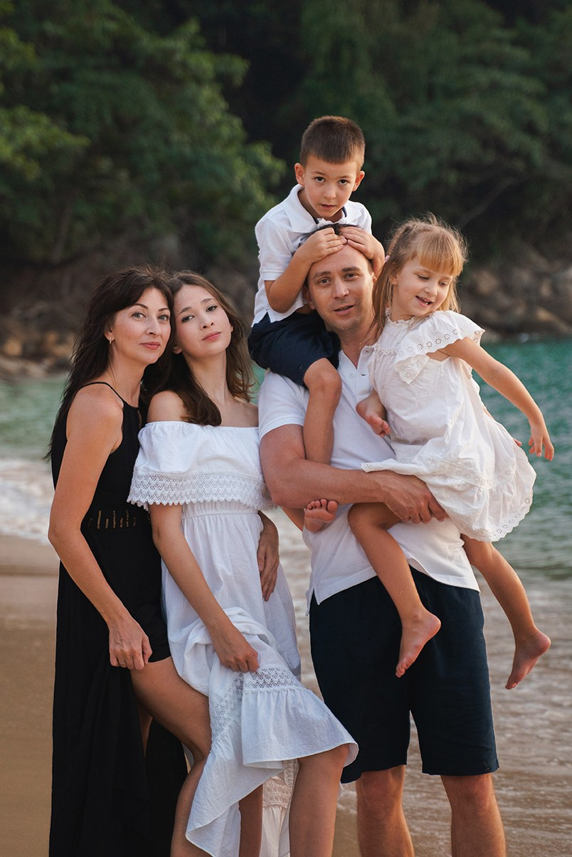 Family Photography in Hoi An | Natural & Candid Moments. Photographer in Hoi An — Veronika Guzenko. Natural photoshoots for couples, families and solo travelers. Book your shoot today