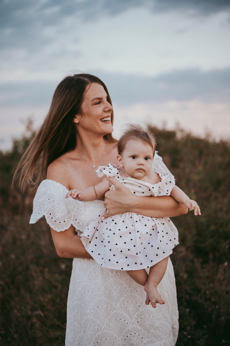 Sonja, Bojan, Nadja i Una / porodicno fotografisanje. Deciji i porodicni fotograf u Beogradu Oksana Skendzic