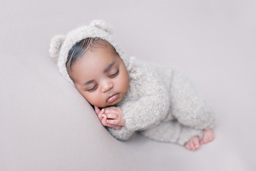 ניו בורן. צילומי הריון, ניו בורן, גיל שנה בראשון לציון -Jenya Rosso Photography