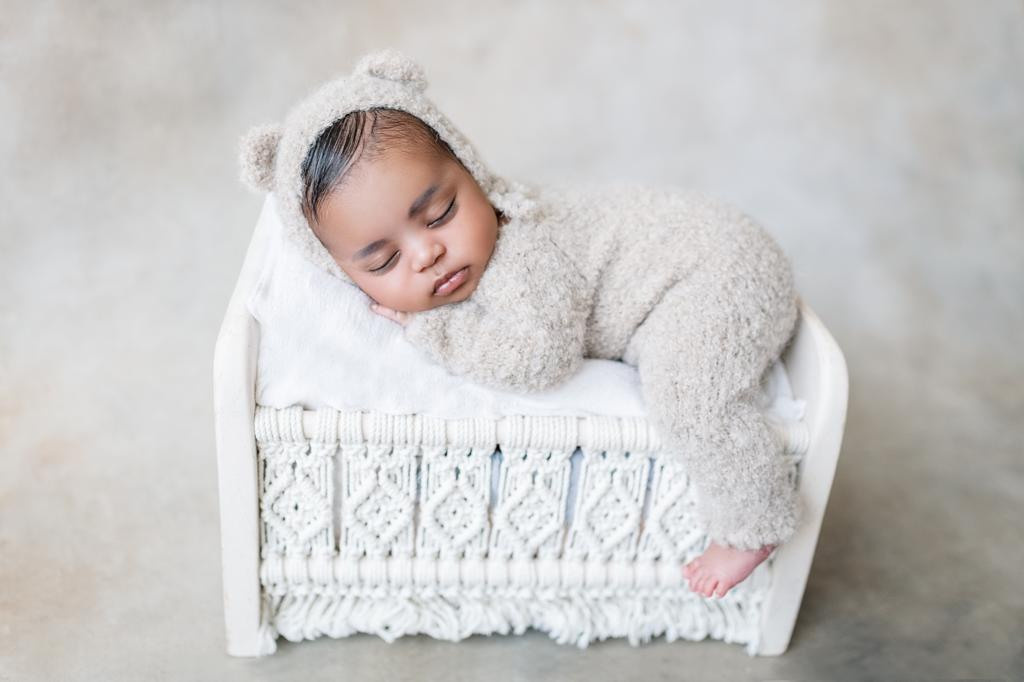 ניו בורן. צילומי הריון, ניו בורן, גיל שנה בראשון לציון -Jenya Rosso Photography