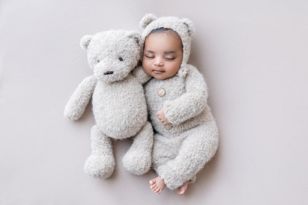 ניו בורן. צילומי הריון, ניו בורן, גיל שנה בראשון לציון -Jenya Rosso Photography