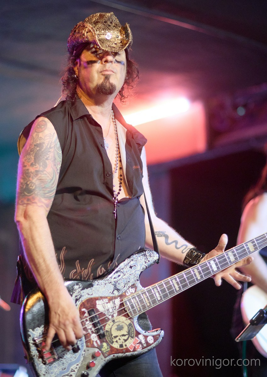Mötley Crüe tribute. La Granja Cultural Association Alcoy Spain