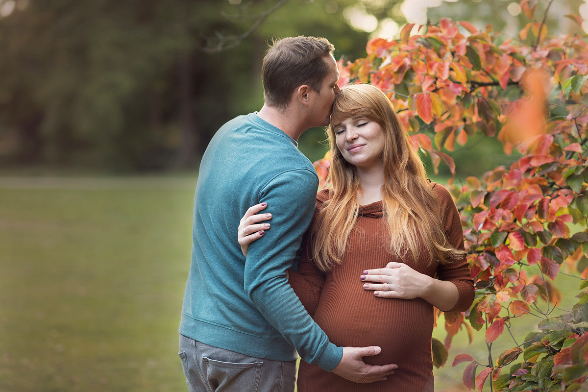 Babybauch Outdoor. Neugeborenenfotografie, Babyfotografie in Düsseldorf und Umgebung
