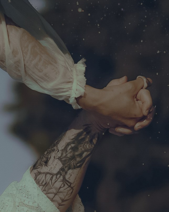 intimate session with soft shadows, Courtenay