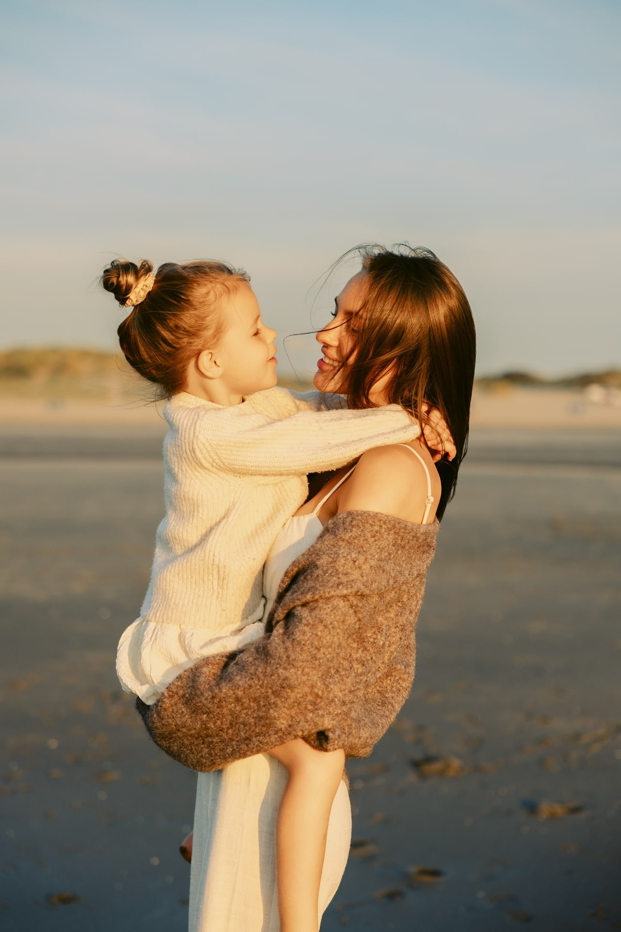 Seaside Portraits — Summer Breeze in Hoek van Holland. Romantic & Soulful Photography by Natalia Olhova in Rotterdam