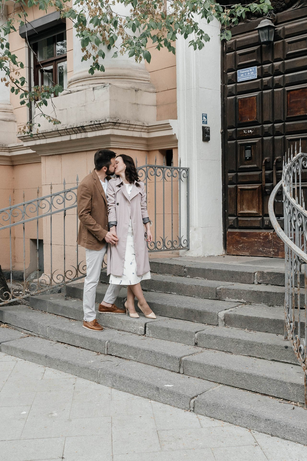 Engagement photography Toronto creative pose Ksenia and Artem.