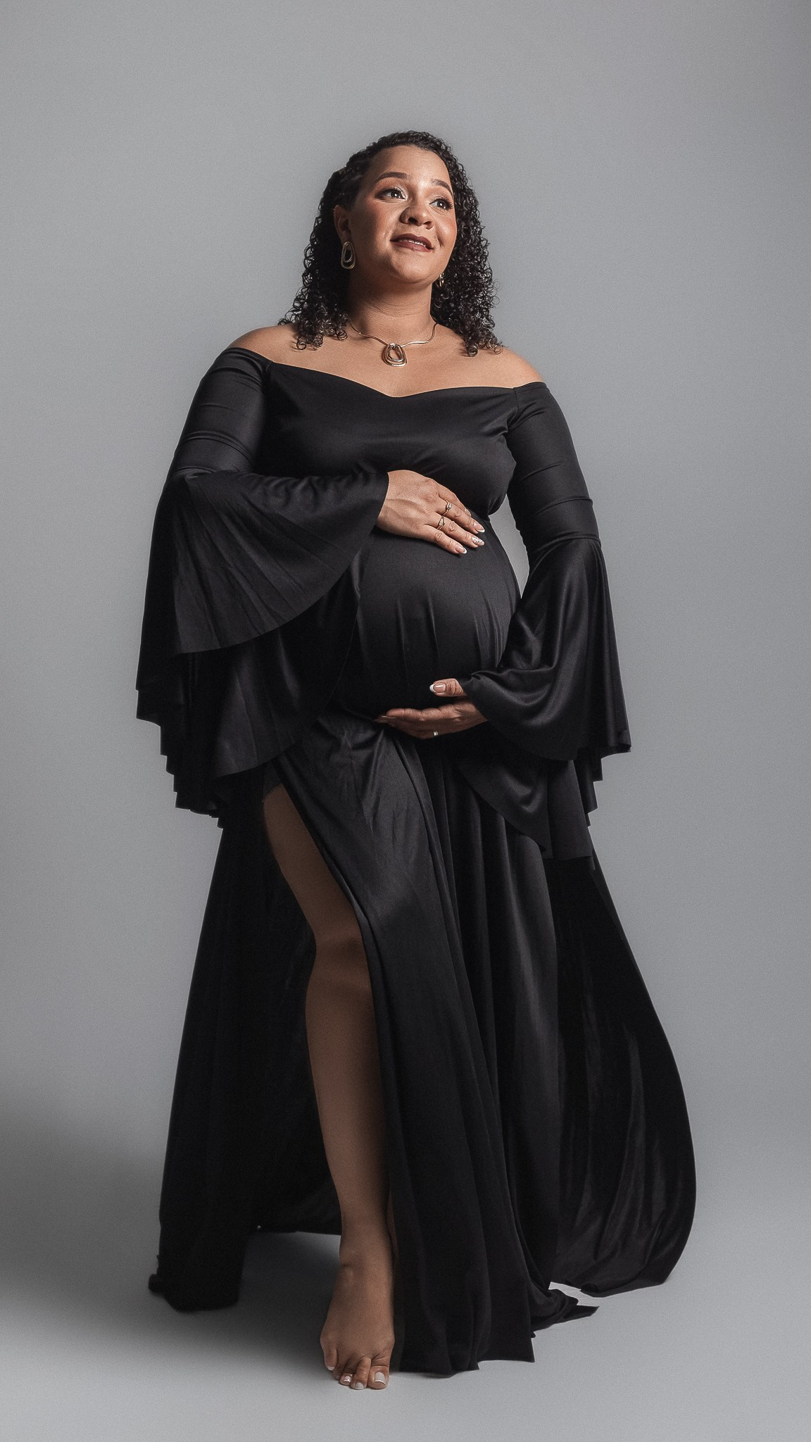 ensaio-gestante-edlaine-estudio-sao-miguel-dos-campos-al-sorriso-confiate-maos-barriga