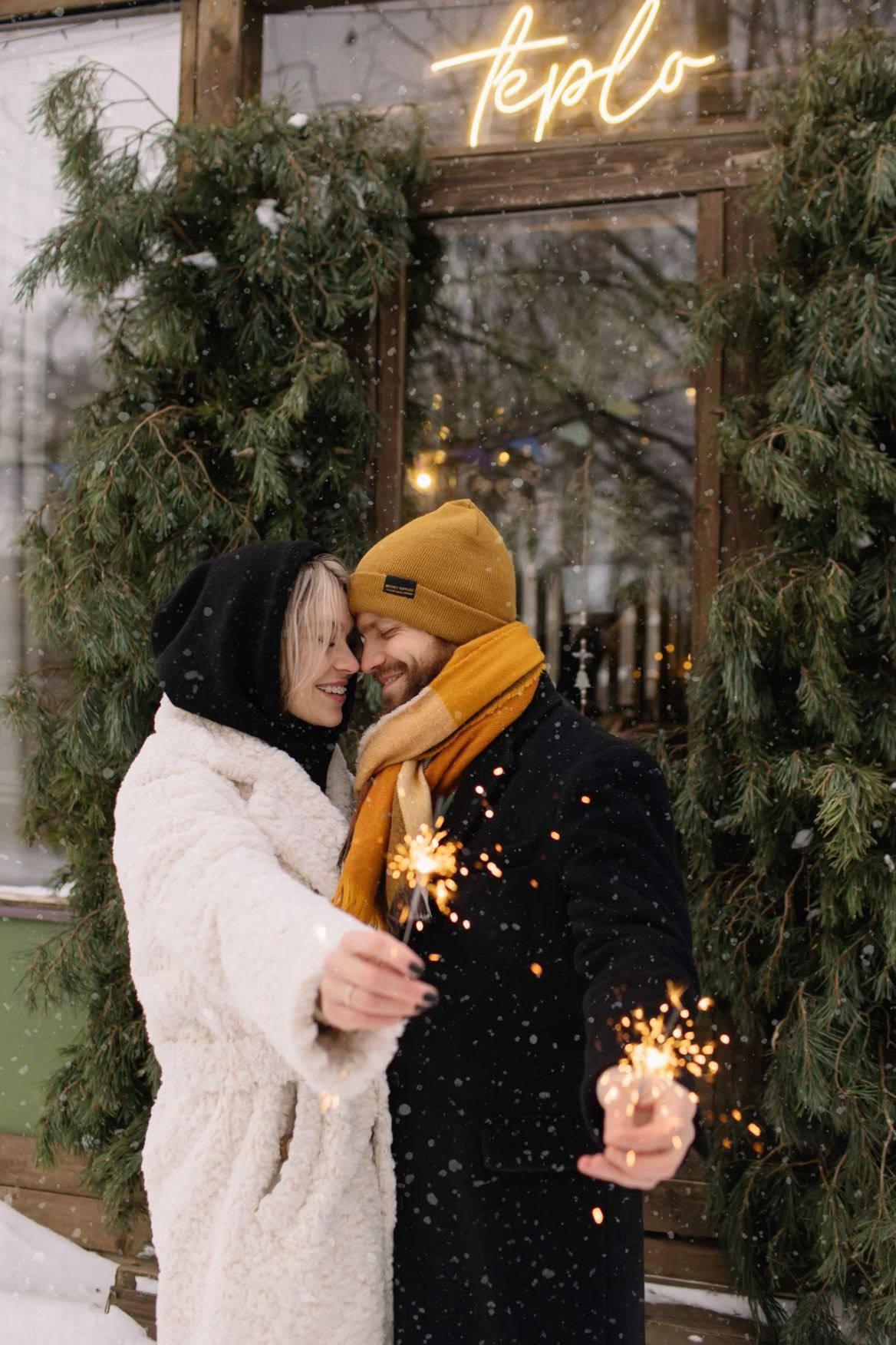 ПОДГОТОВКА К РОЖДЕСТВЕНСКОЙ СЪЁМКЕ НА ЯРМАРКЕ. Фотограф Лейпциг
