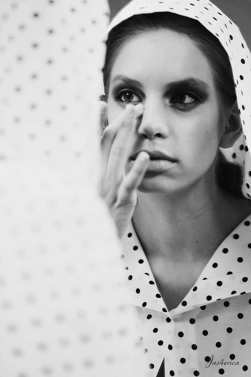 RFW, Sin on the beach backstage 2013. Sandra Garanca Portrait and event photographer