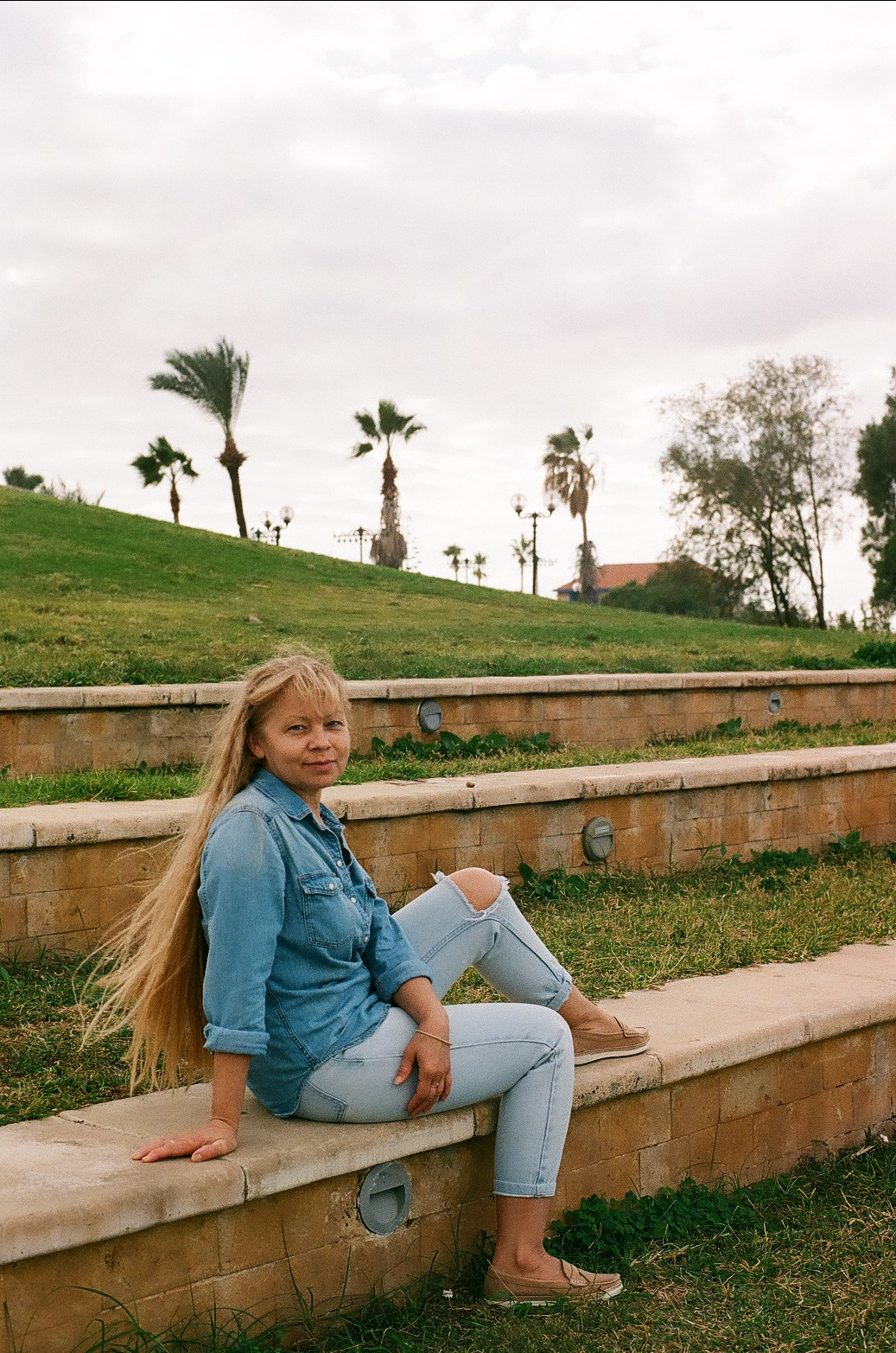Ксюша с мамой. Film portrait photographer