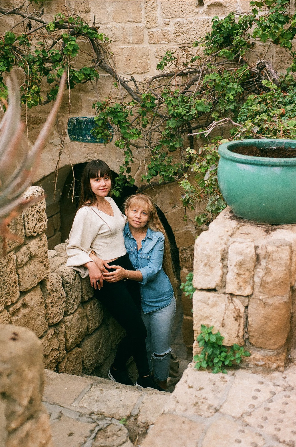 Ксюша с мамой. Film portrait photographer